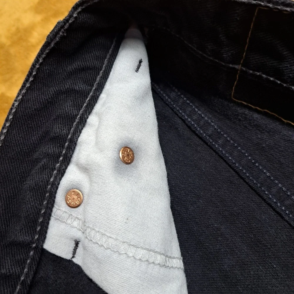 Vintage Levi's 560 Black Jeans Mens 36x32 loose Fit Tampered Baggy Denim USA 90s